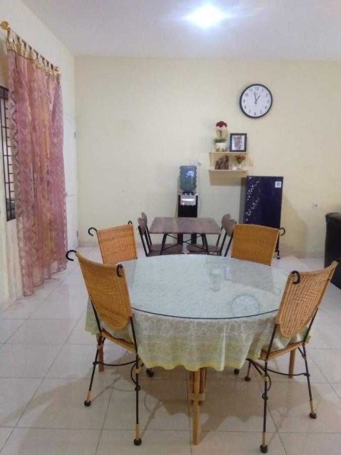 Villa Brastagi Resort Jalan Mimpin Tua Blok C No. 41 Berastagi Exterior foto